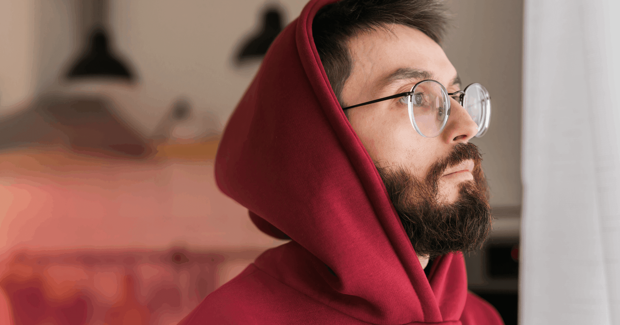 man watching his surroundings due to hypervigilance