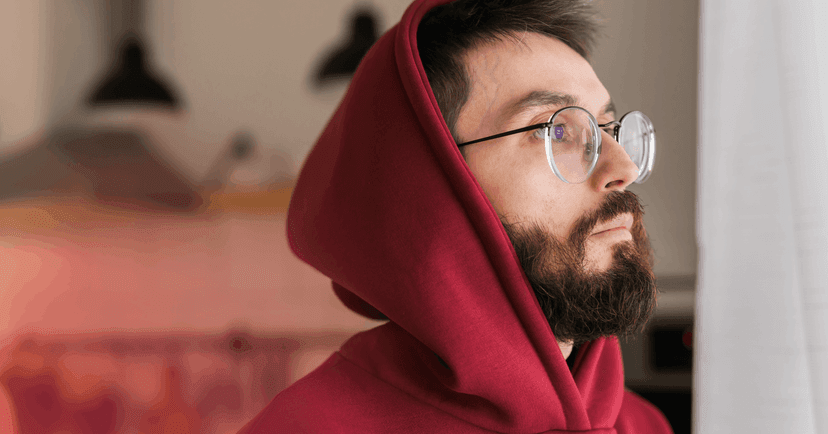 man watching his surroundings due to hypervigilance