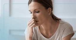 woman having a hard time making decisions due to a sudden depressive episode