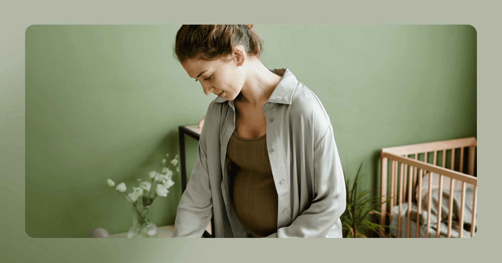woman withdrawing from usual activities due to pregnancy psychosis