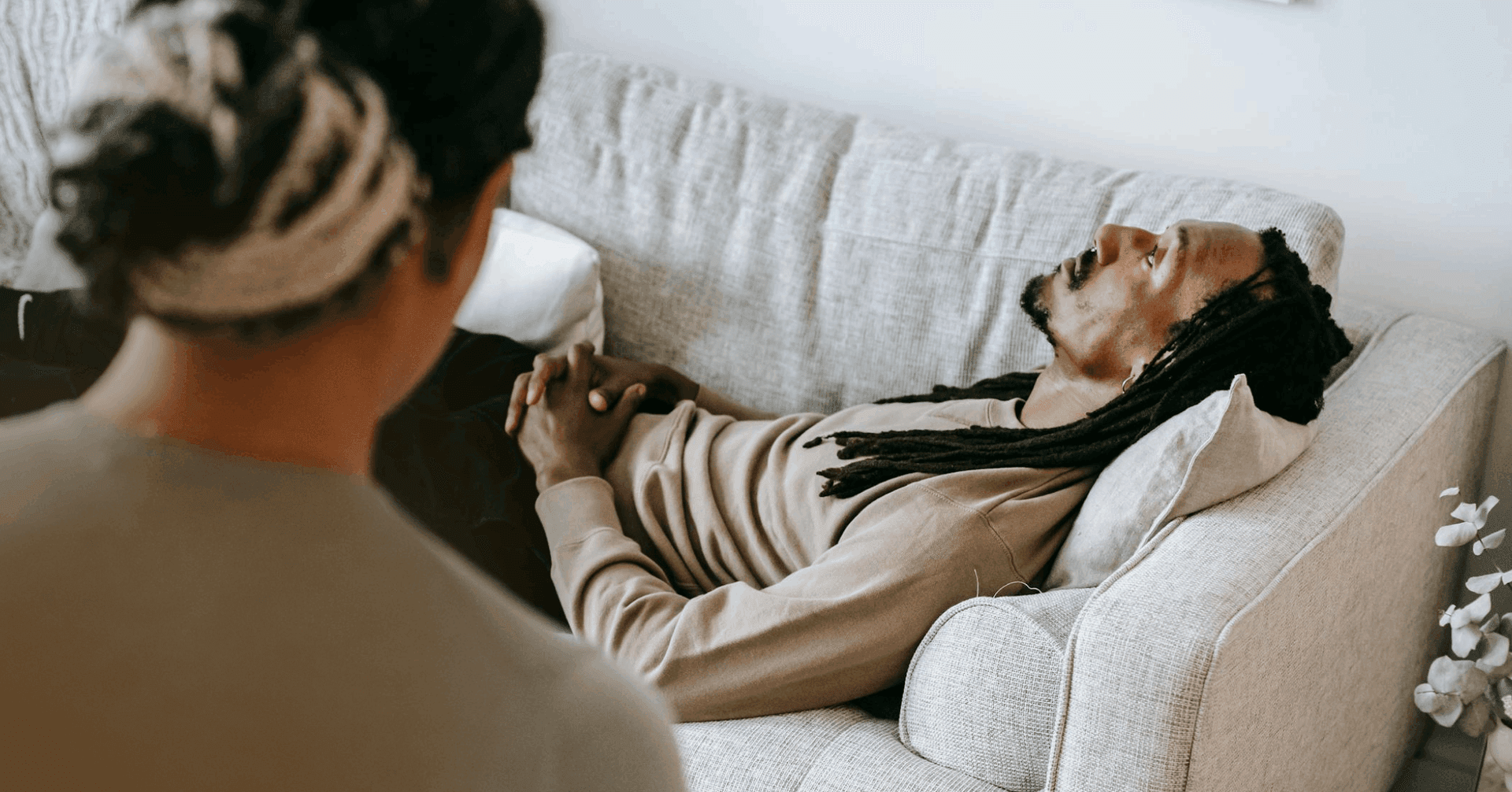 man engaging in psychodynamic therapy for trauma